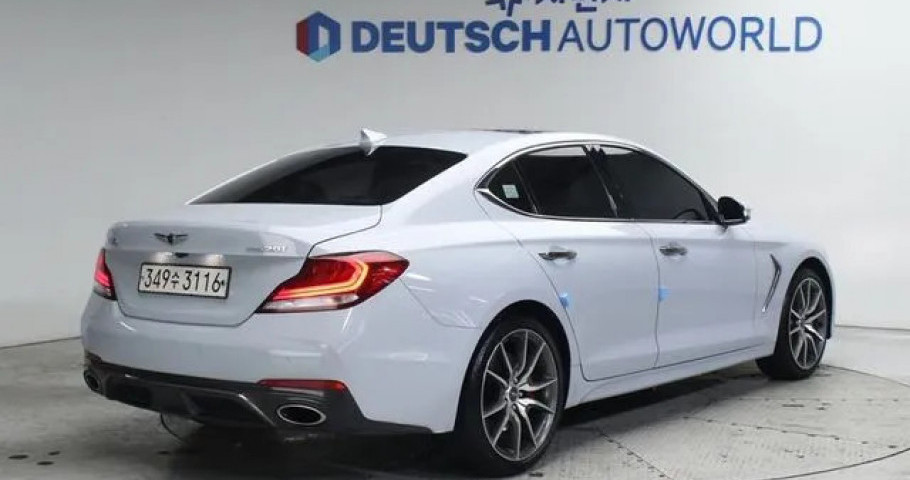 Genesis G70 