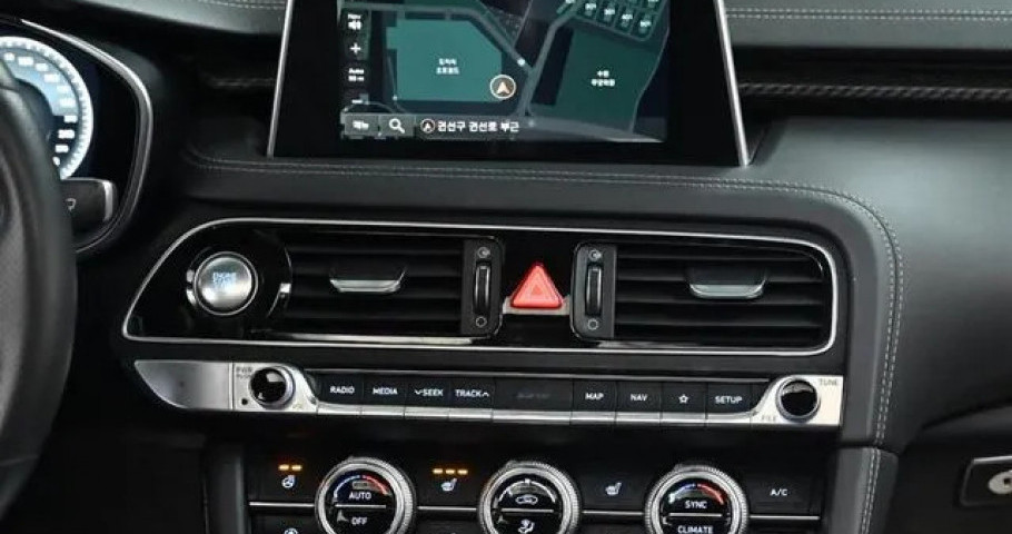 Genesis G70 