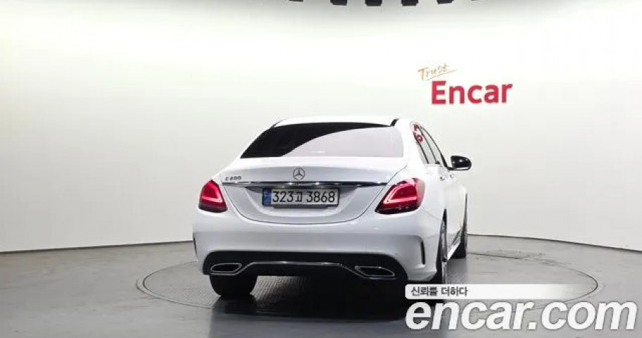 Mercedes-Benz C-Class 