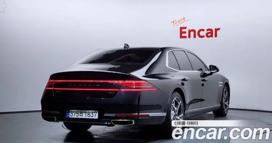 Genesis G90 