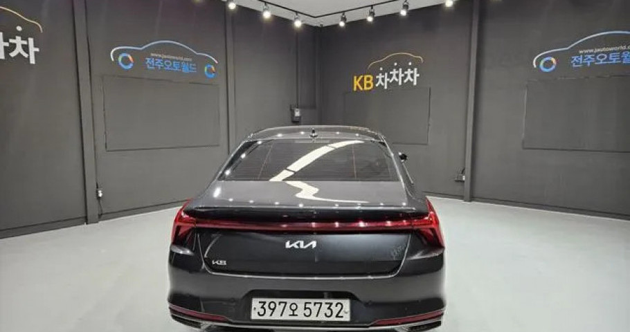 Kia K8 