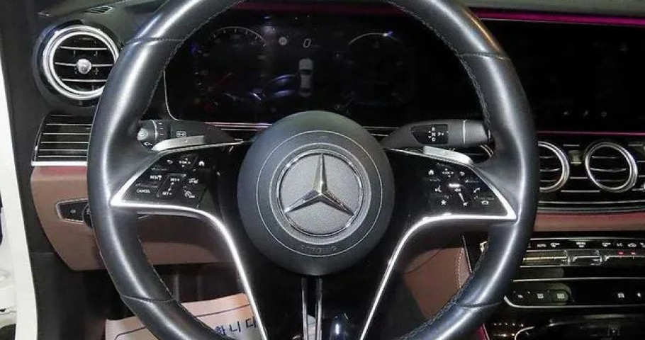 Mercedes-Benz E-Class 