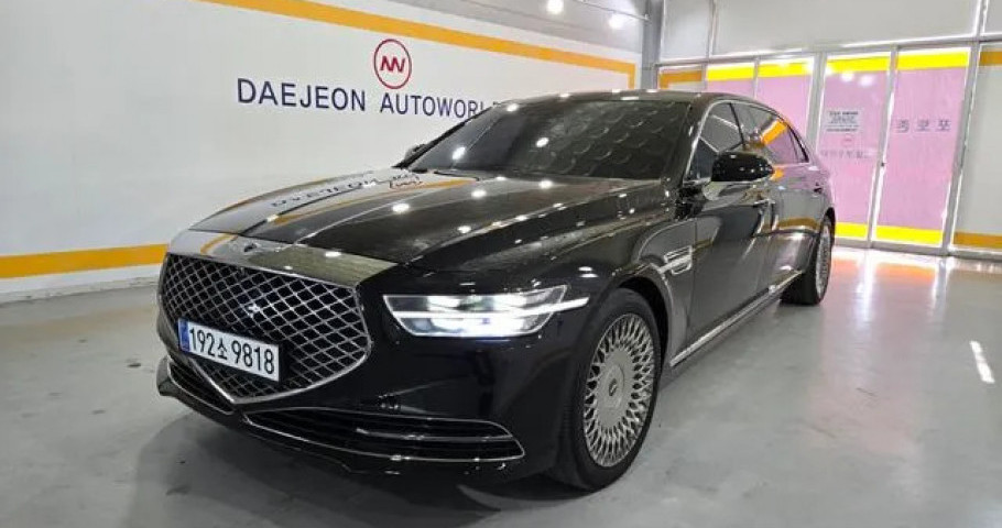 Genesis G90 