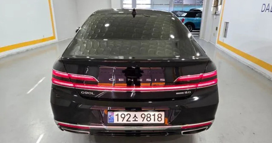 Genesis G90 