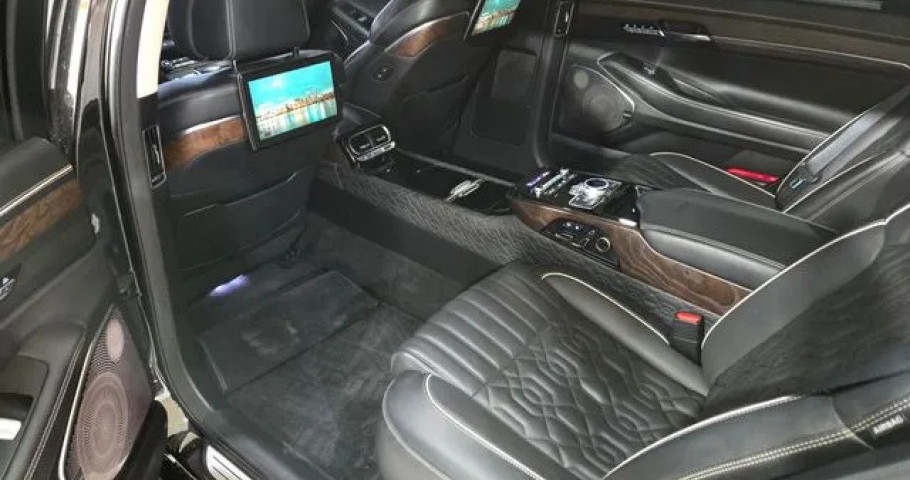 Genesis G90 