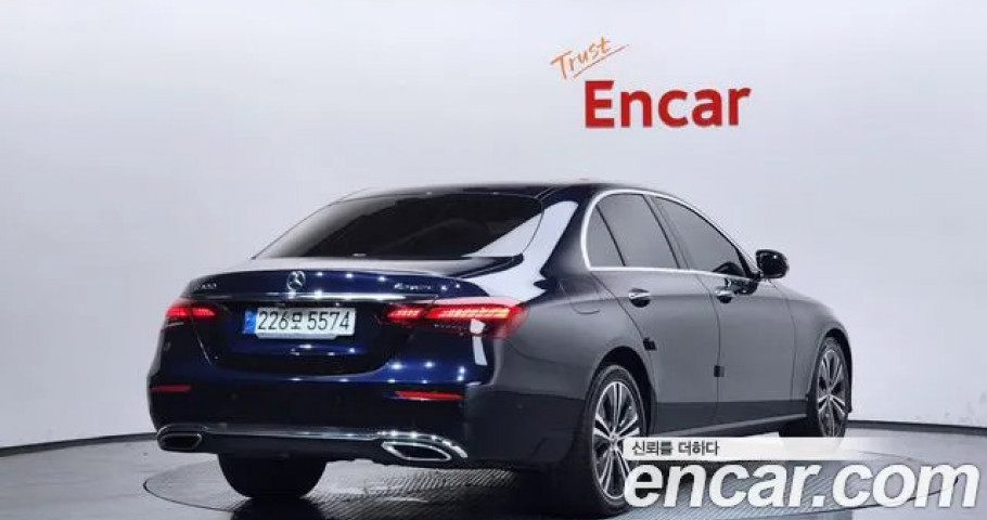 Mercedes-Benz E-Class 