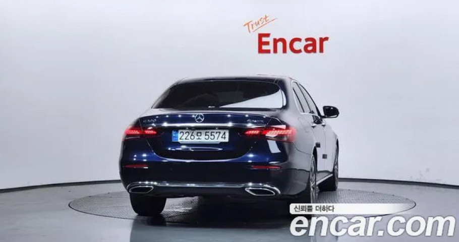 Mercedes-Benz E-Class 