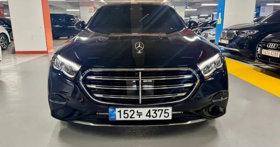 Mercedes-Benz E-Class 