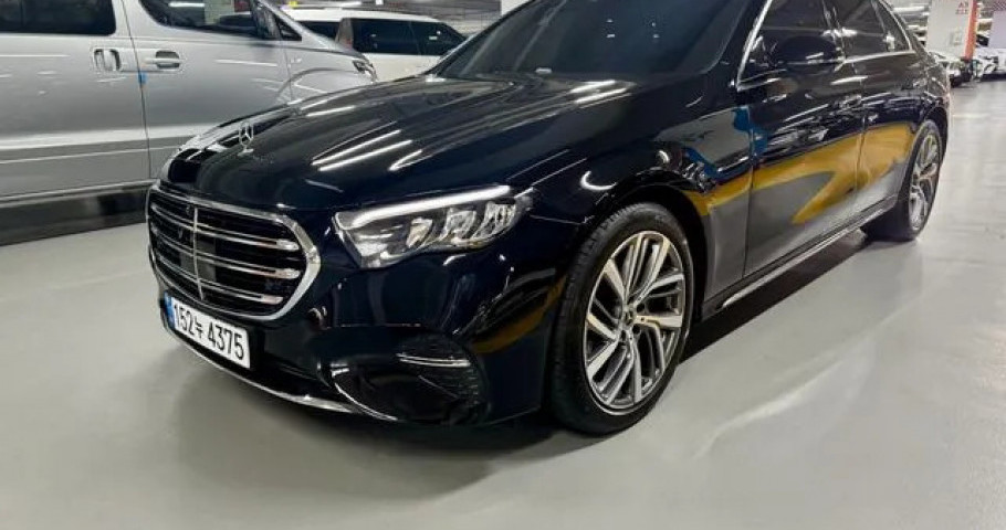 Mercedes-Benz E-Class 