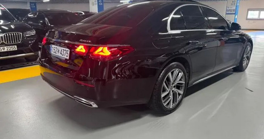 Mercedes-Benz E-Class 