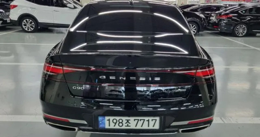 Genesis G90 