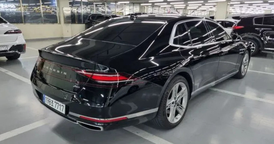 Genesis G90 