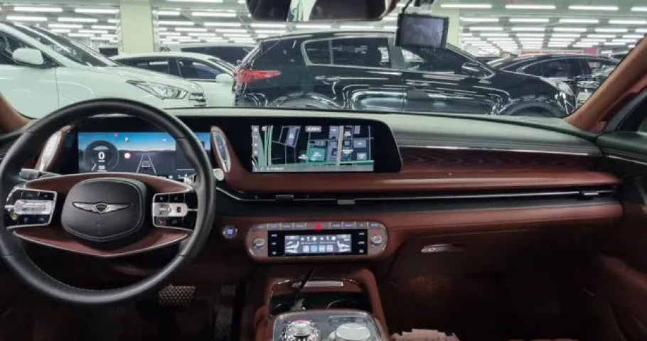 Genesis G90 