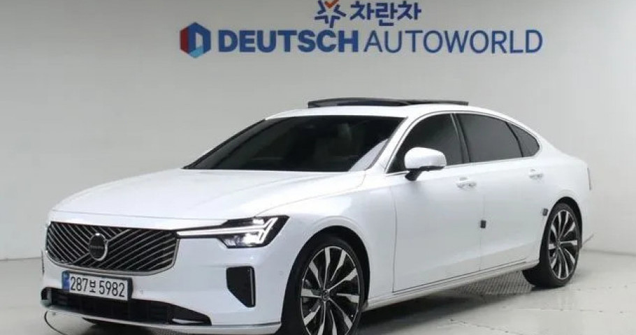 Volvo S90 