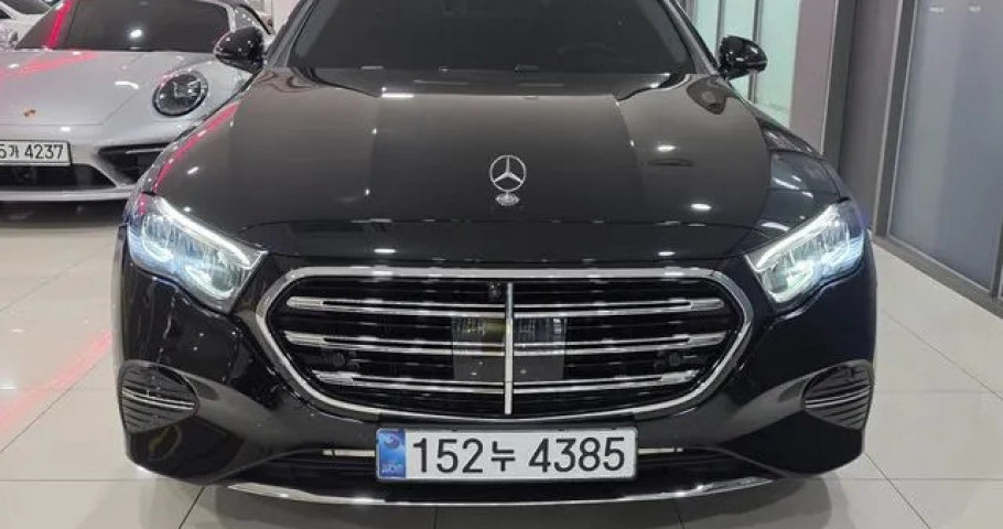 Mercedes-Benz E-Class 