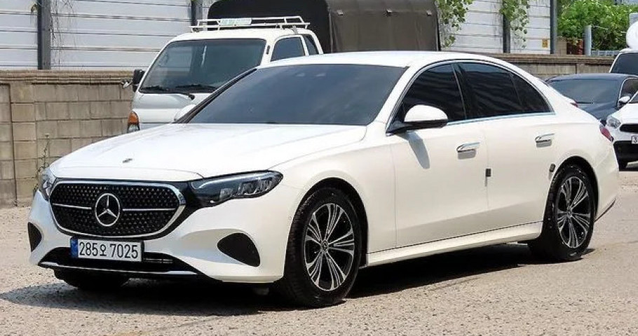 Mercedes-Benz E-Class 