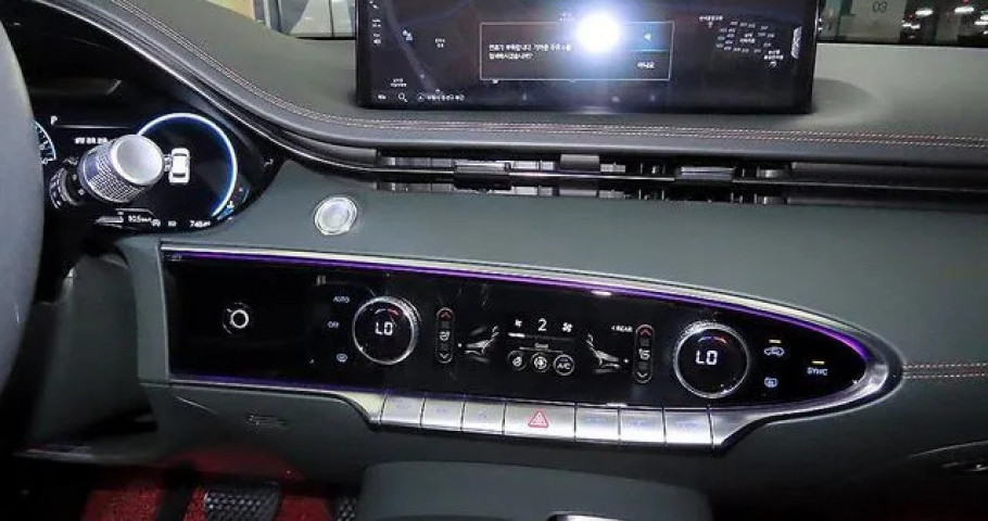 Genesis Gv70 