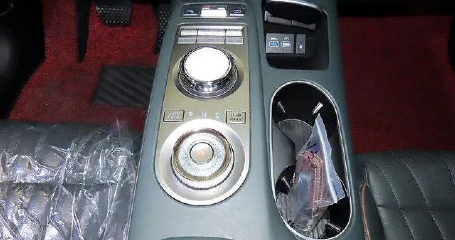 Genesis Gv70 