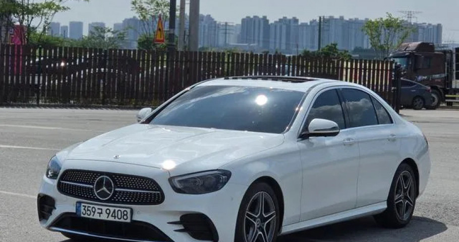 Mercedes-Benz E-Class 