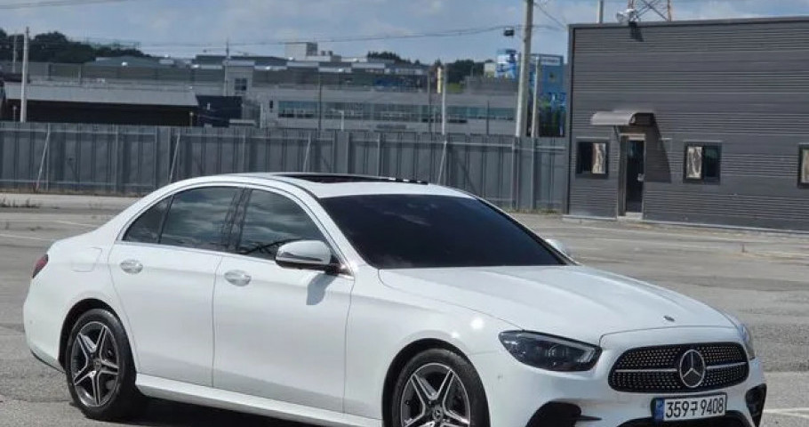 Mercedes-Benz E-Class 