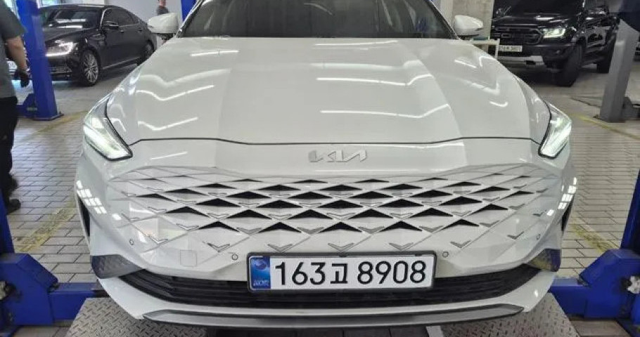 Kia K8 