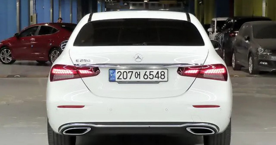 Mercedes-Benz E-Class 