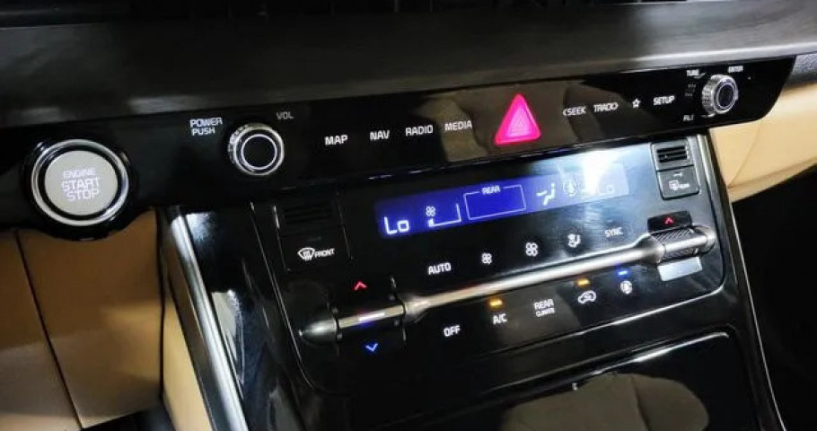 Kia Carnival 