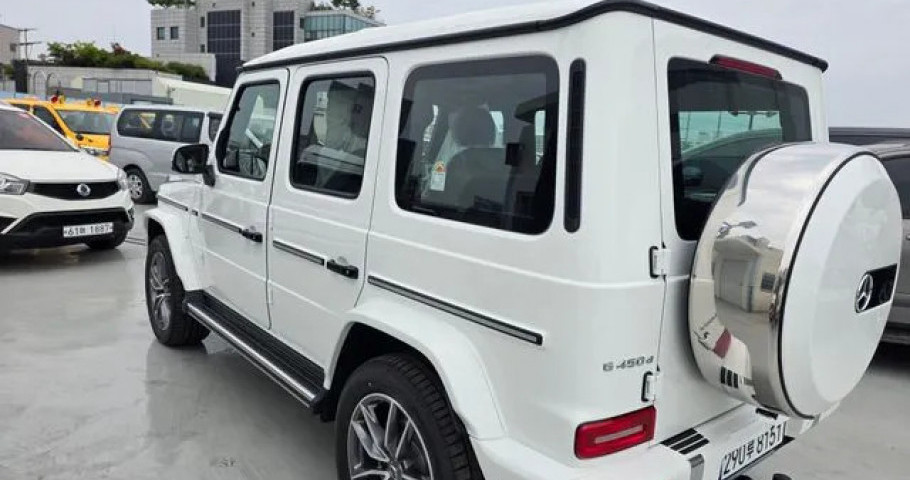 Mercedes-Benz G-Class 