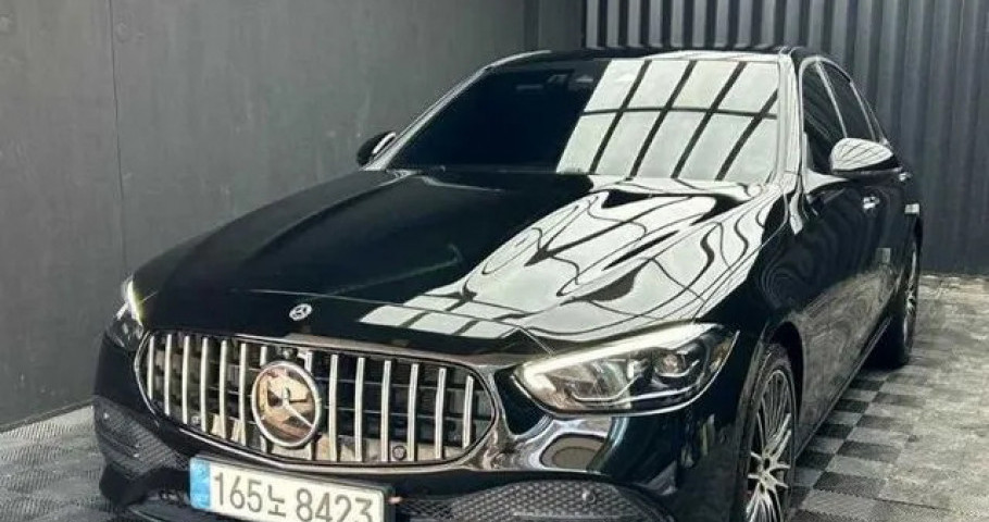 Mercedes-Benz C-Class 