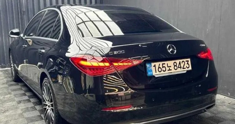 Mercedes-Benz C-Class 