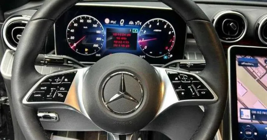 Mercedes-Benz C-Class 
