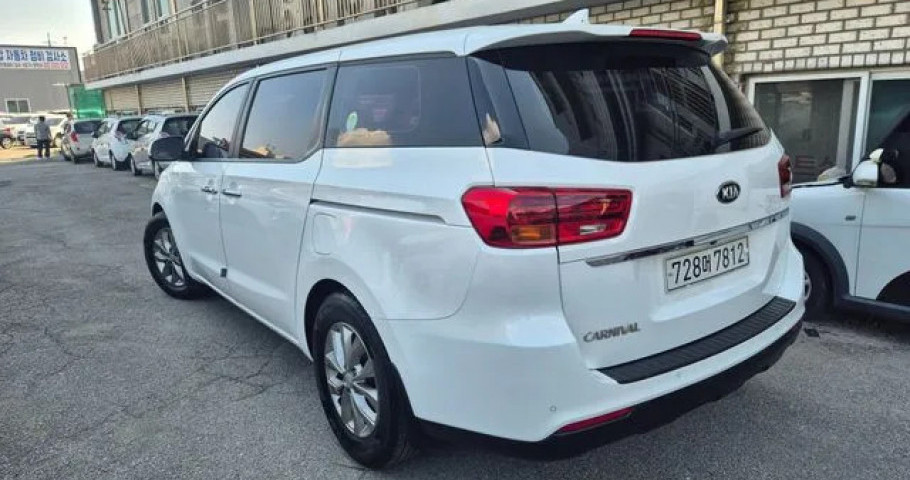 Kia Carnival 