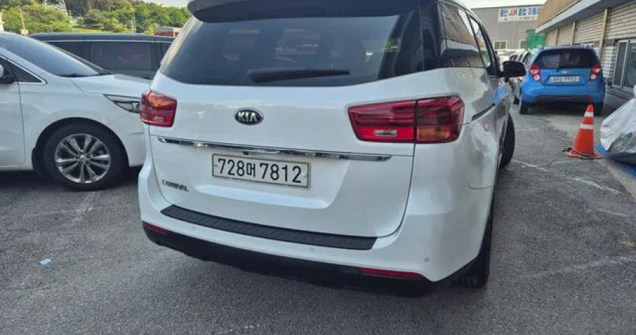 Kia Carnival 