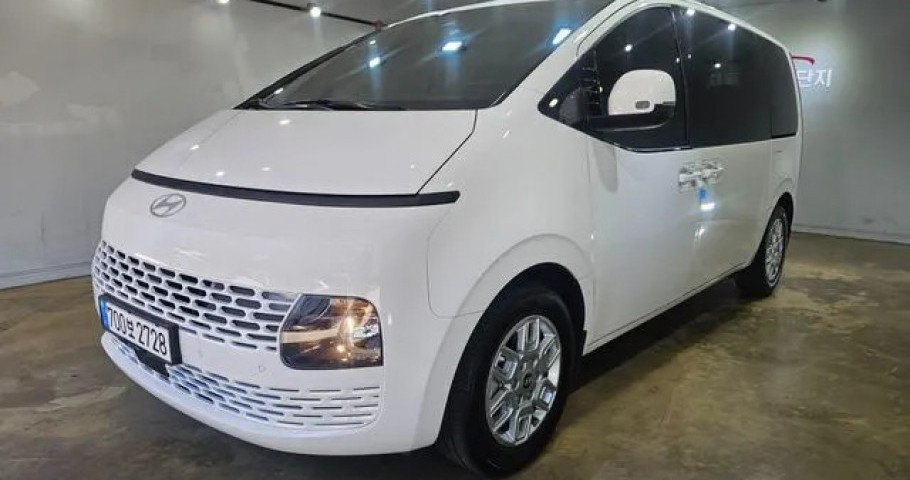 Hyundai Staria 