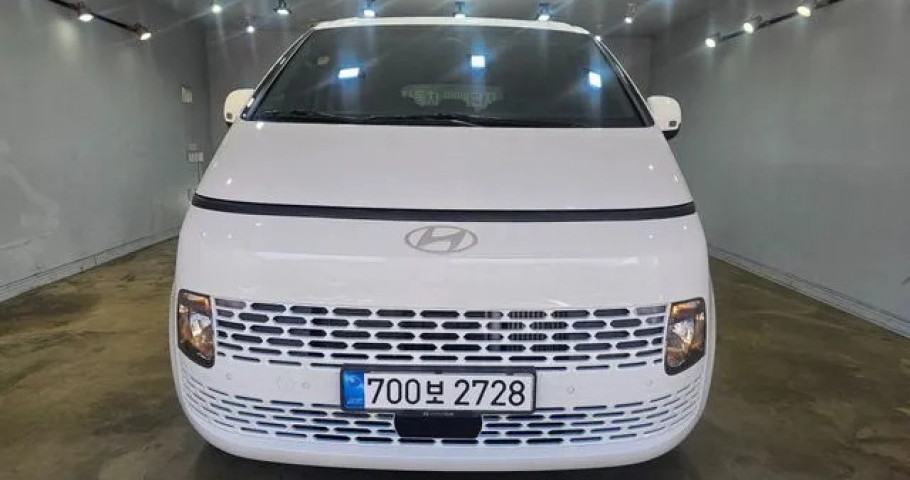 Hyundai Staria 