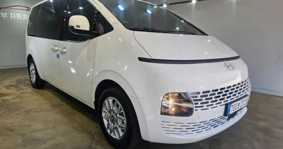 Hyundai Staria 
