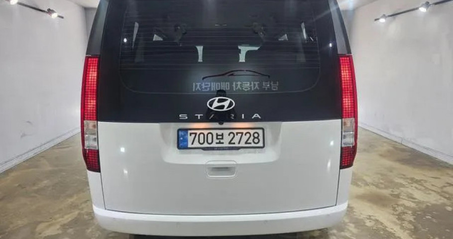 Hyundai Staria 