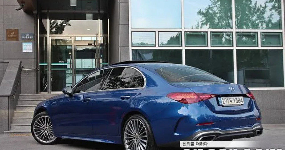 Mercedes-Benz C-Class 