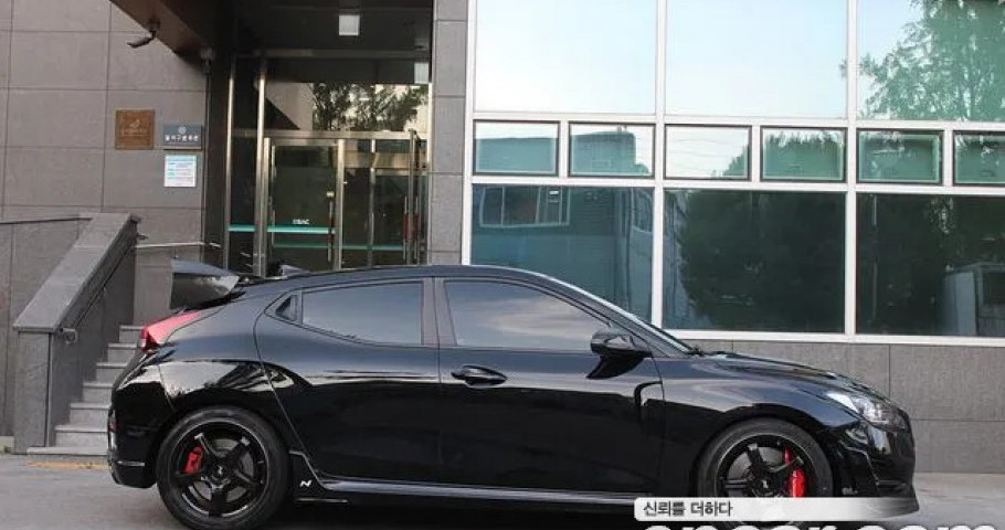 Hyundai Veloster 