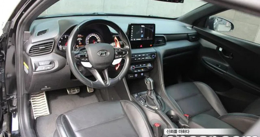 Hyundai Veloster 