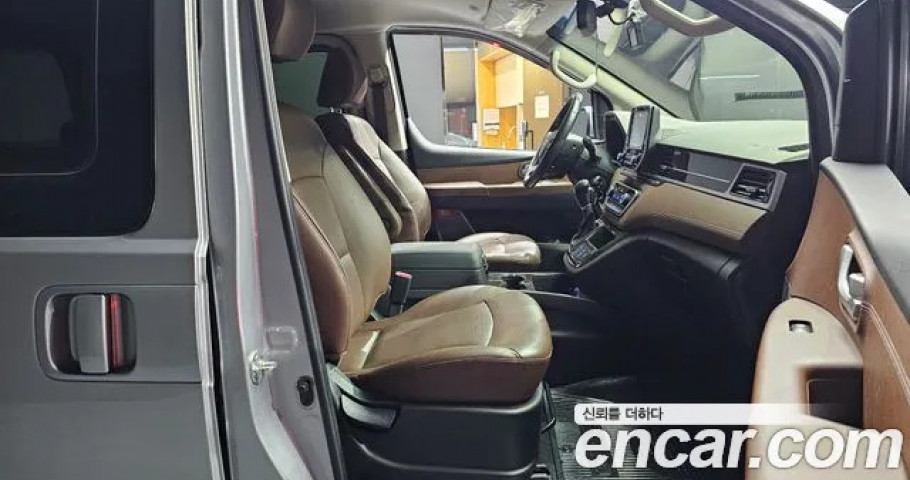 Hyundai Starex 