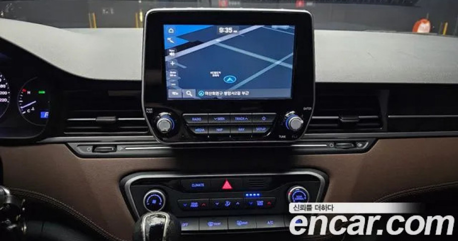 Hyundai Starex 