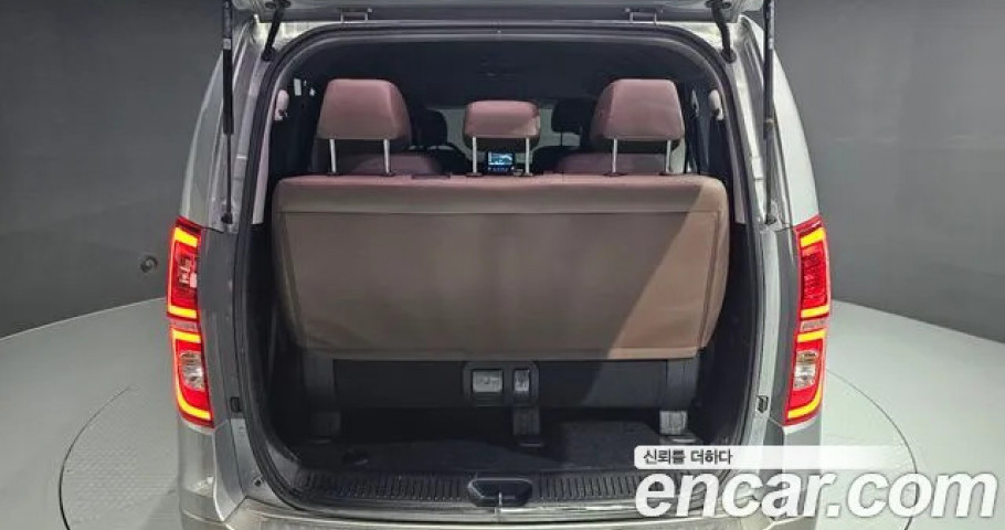 Hyundai Starex 
