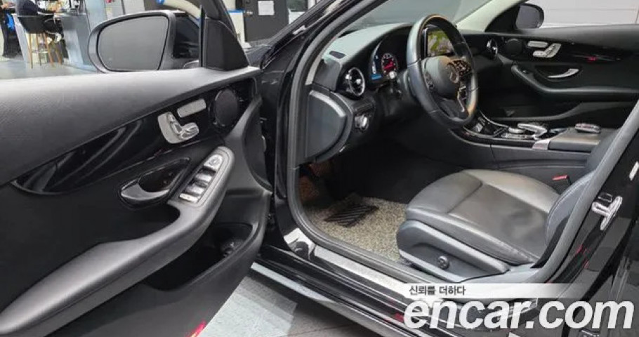 Mercedes-Benz C-Class 