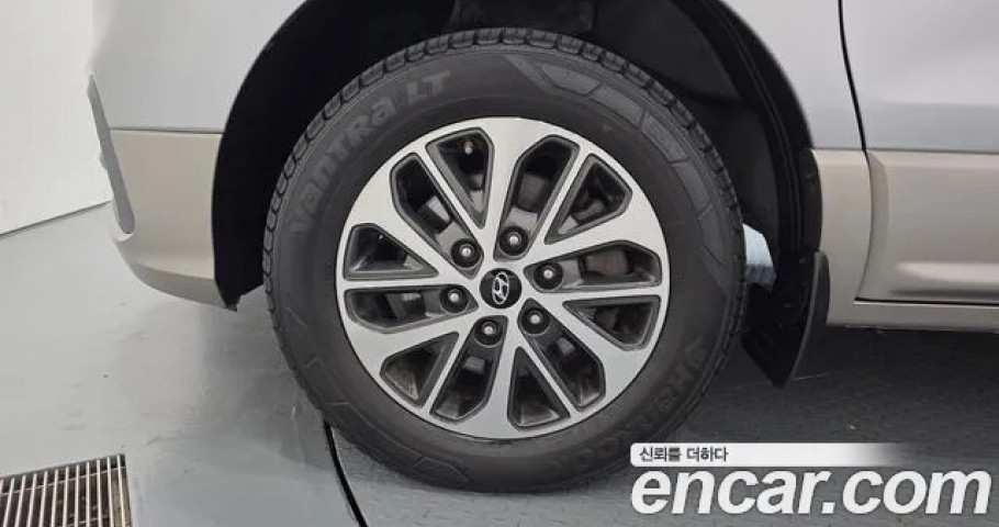 Hyundai Starex 