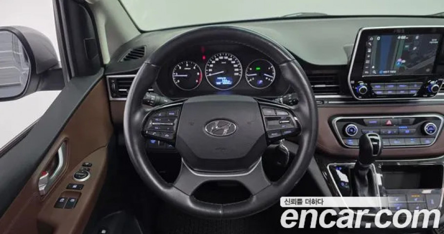Hyundai Starex 