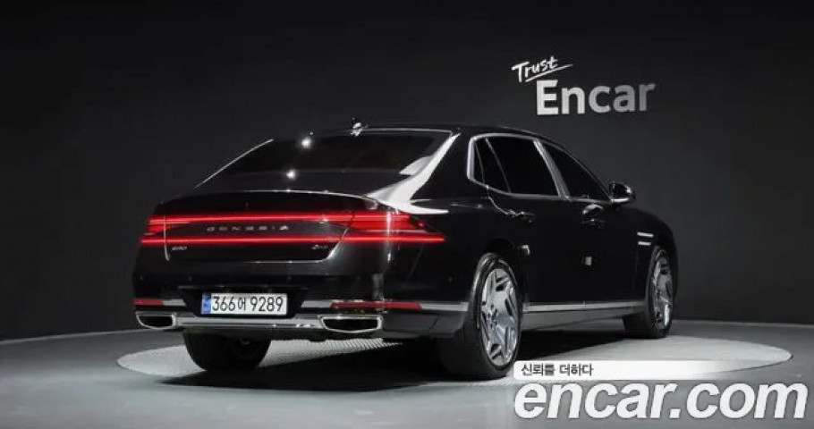 Genesis G90 