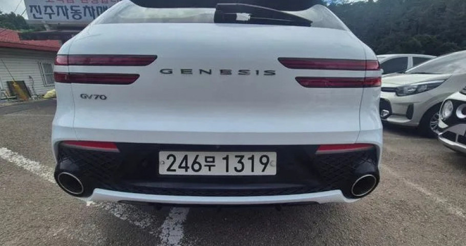 Genesis Gv70 