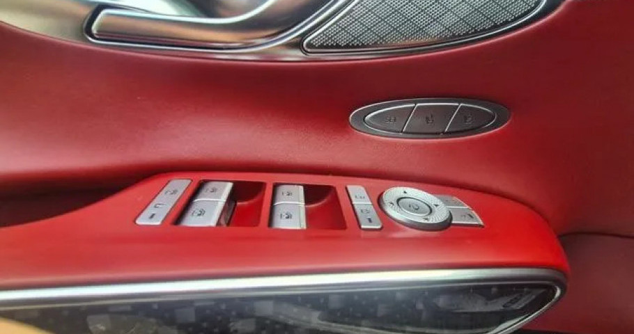 Genesis Gv70 