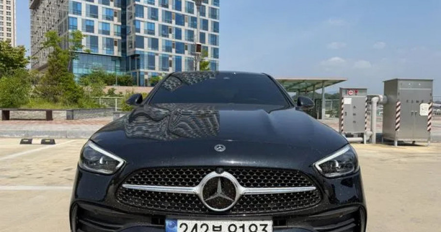 Mercedes-Benz C-Class 
